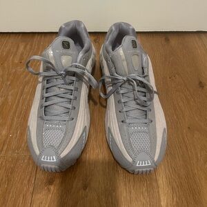 Nike women’s shox Gray Sneakers